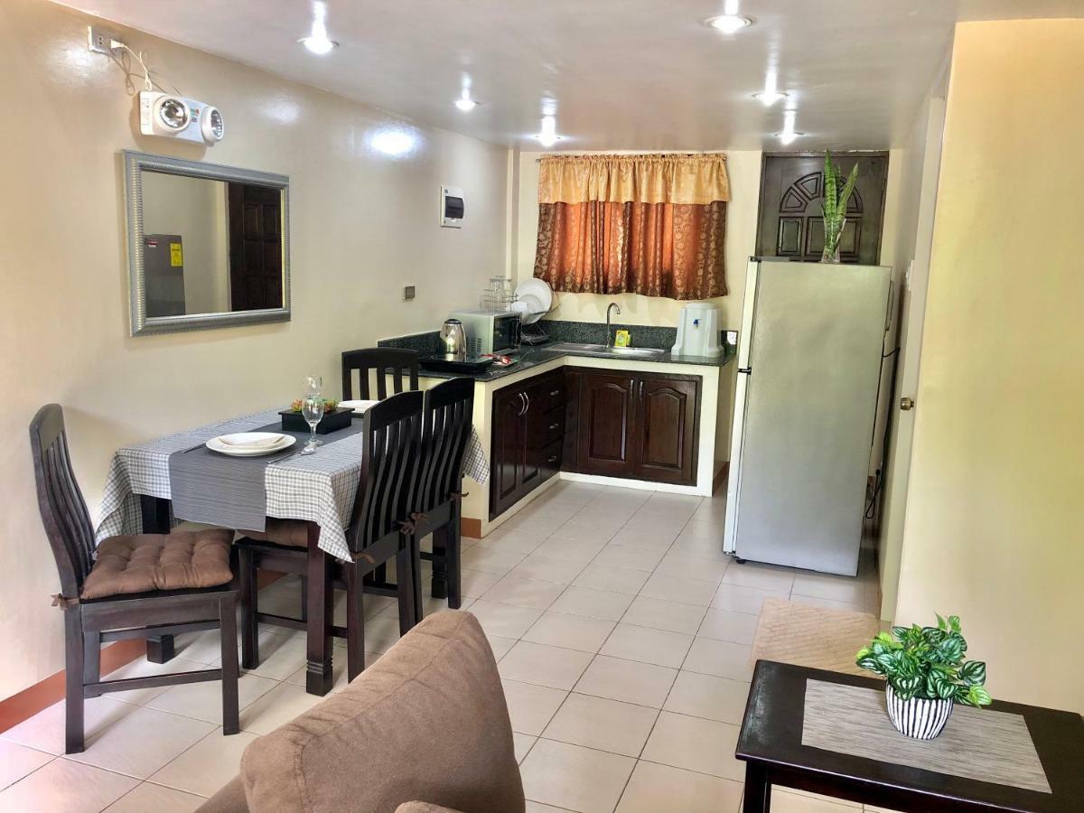 Pal-Watson Apartments Мактан Екстер'єр фото