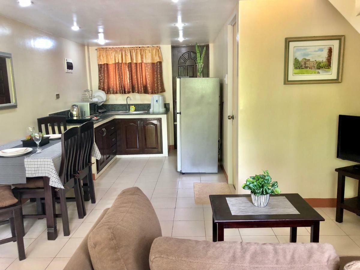 Pal-Watson Apartments Мактан Екстер'єр фото